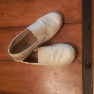 TOM'S SLIP ONS